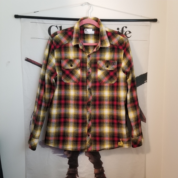 DC red and yellow button up longsleeve - Picture 3 of 8